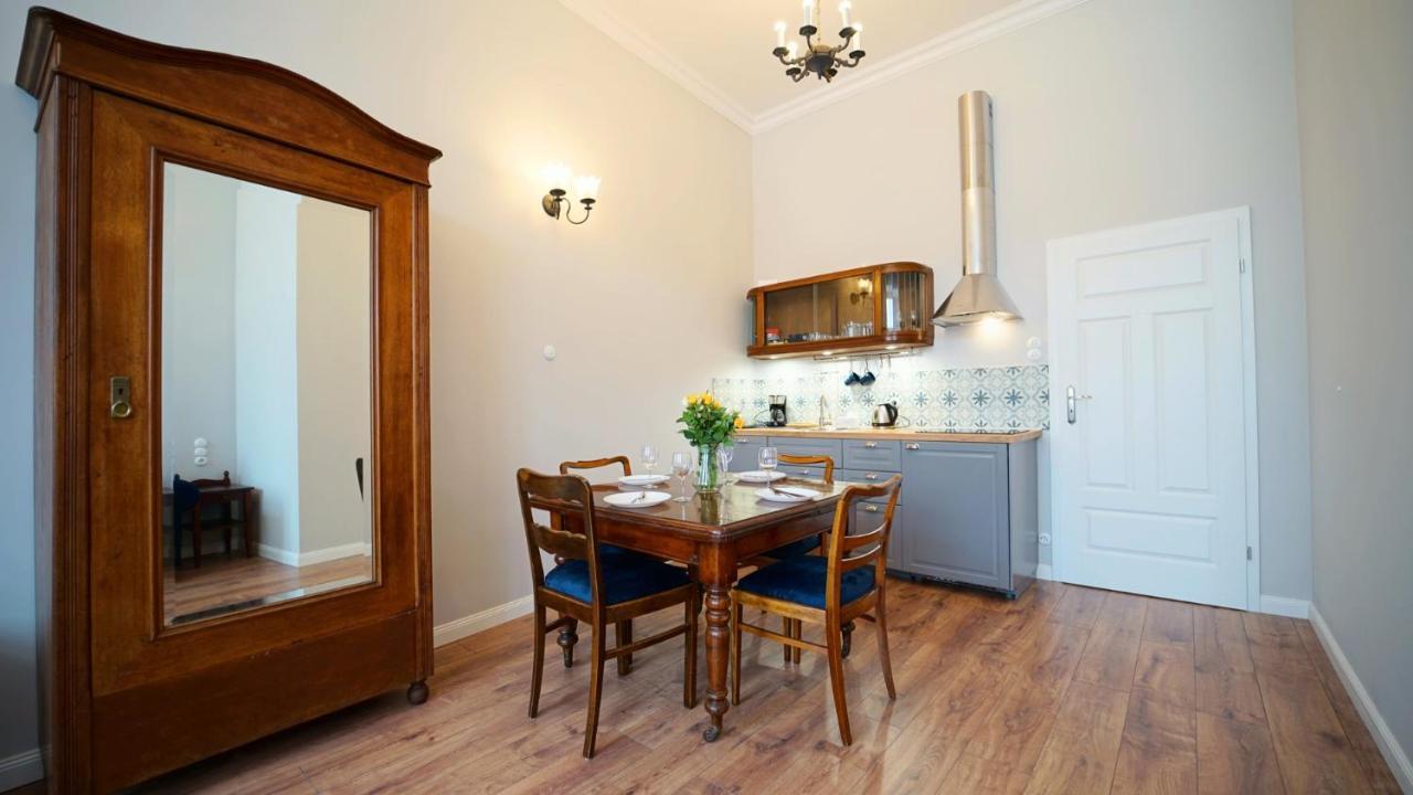 Apartamenty Everysky - Plac Ratuszowy 51 Jelenia Góra Exteriör bild